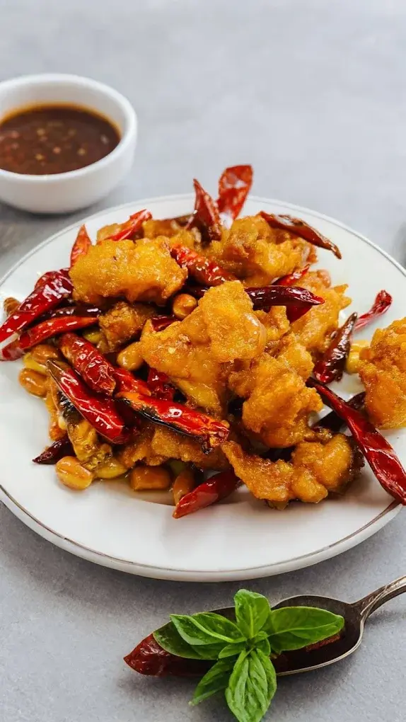 Rose Garden Chinese buffet restaurant in Regina, SK - Cantonese and Szechuan cuisine